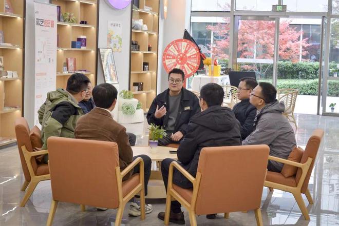 婺源县领导一行莅临数艺网走访调研并座谈交流(图2)