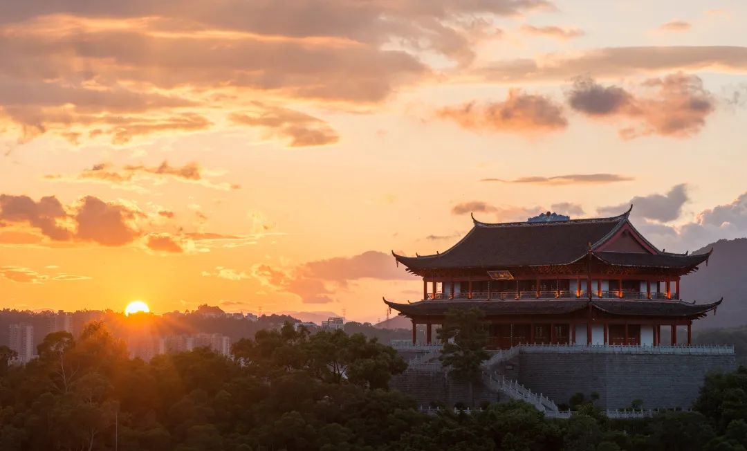 2025年文旅行业复苏的“中国方案” ： 以数智化、体验化为核心的超级引擎
