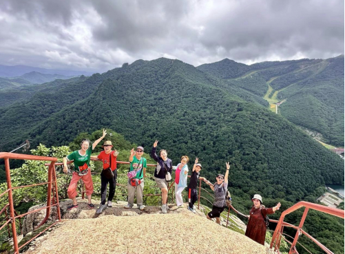 从服务到陪伴：幸福万家旅行社让定制家庭旅游更有温度(图1)