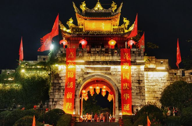 热度爆表！云岩南明花溪白云清镇修文息烽“双节”旅游成绩单亮眼(图3)