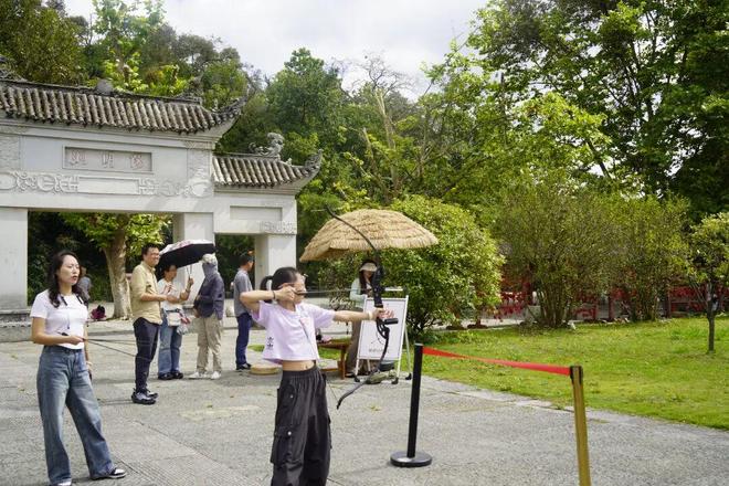 热度爆表！云岩南明花溪白云清镇修文息烽“双节”旅游成绩单亮眼(图18)
